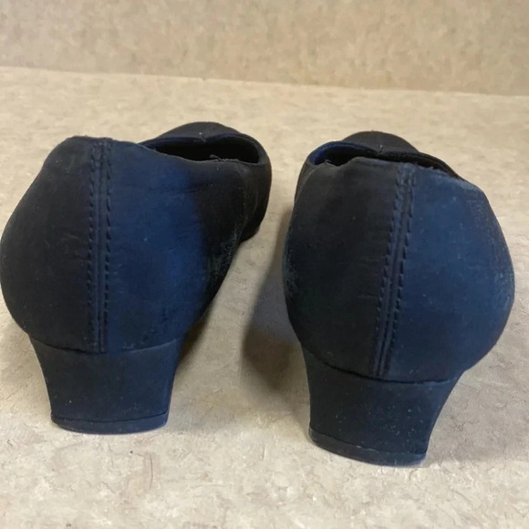 Trotters Black Block Heeled Slip-on Wide Width Dress Shoe - Picture 3 of 12